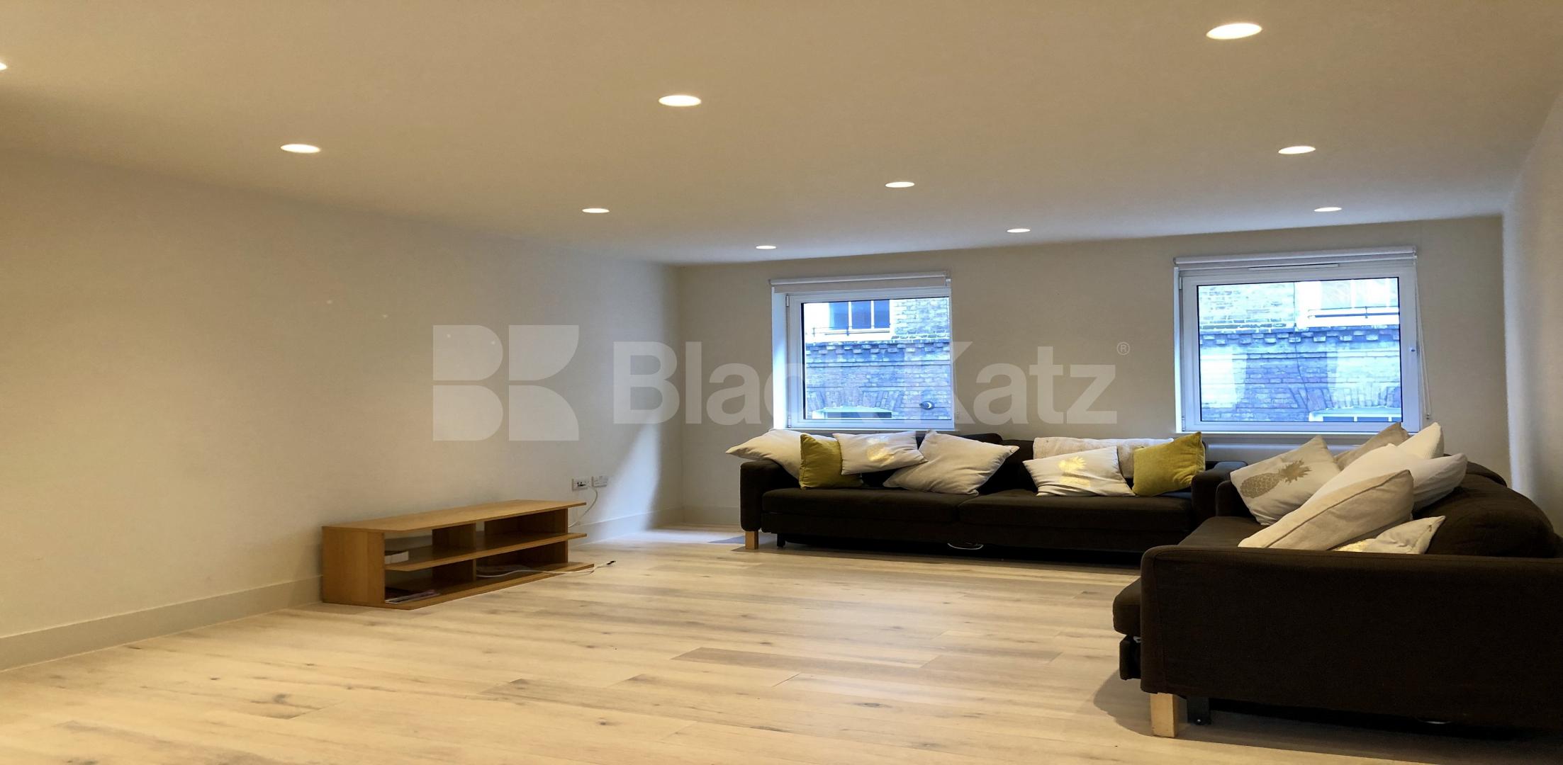 			NEW INSTRUCTION, 2 Bedroom, 1 bath, 1 reception Flat			 Strutton Ground - Lesley Court , St James`s Park / Westminster 